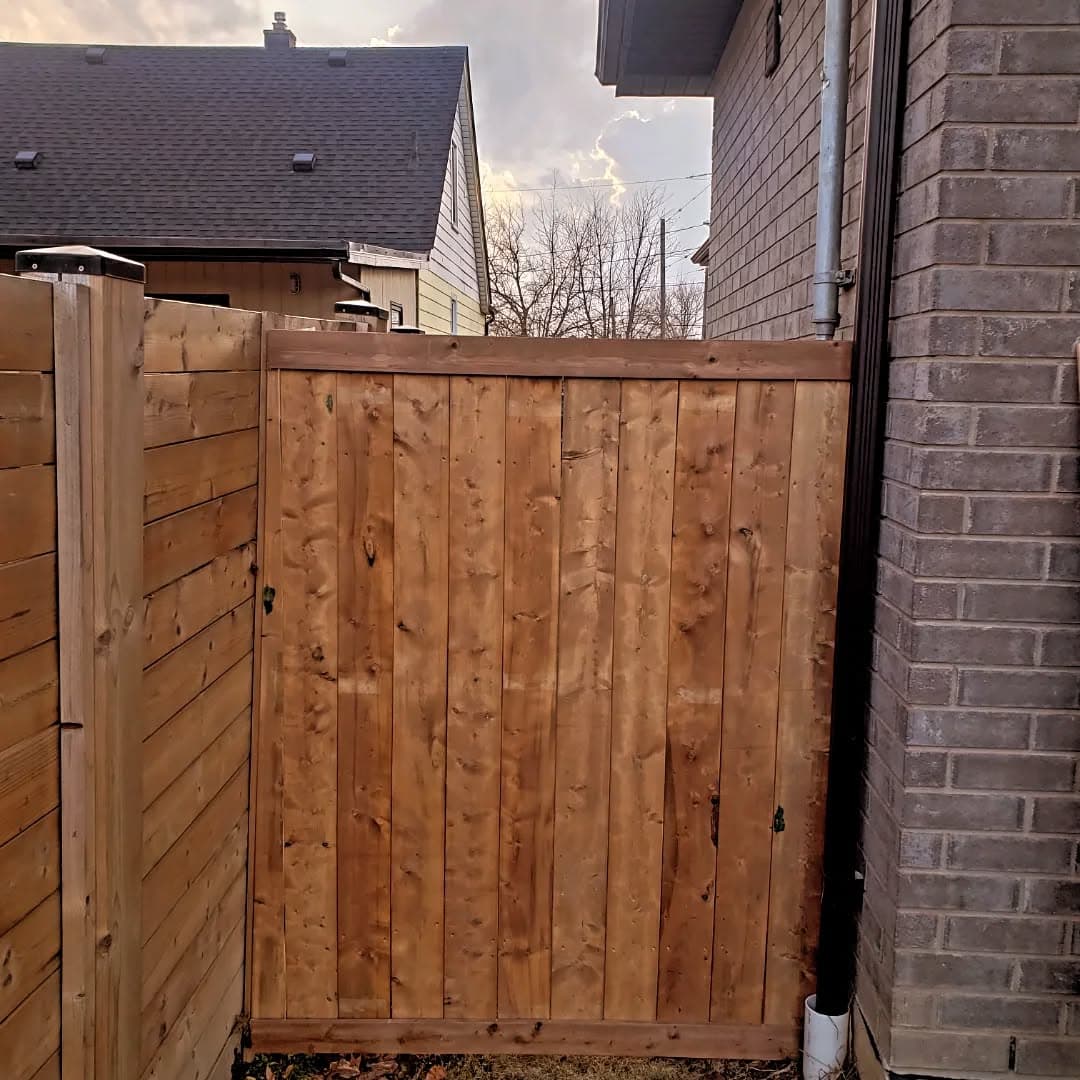 Privacy fence gate detail